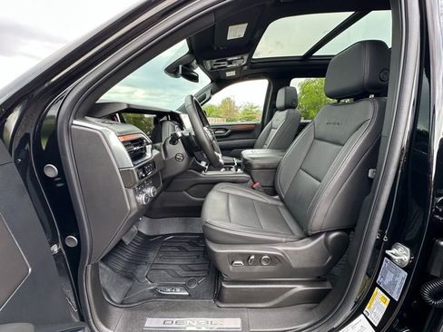 Used 2025 GMC Yukon Denali w/ Sun & Power Step Package AWD/4WD image 2
