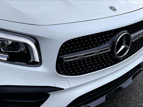 Used 2022 Mercedes-Benz GLB 250 4MATIC image 29