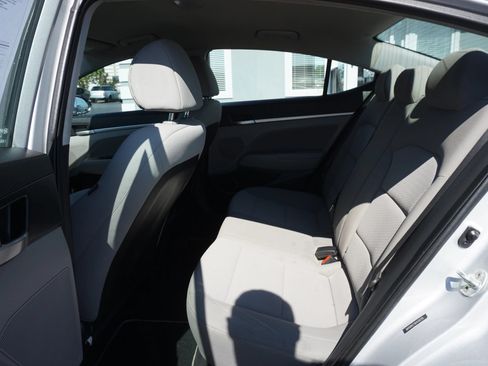 Used 2019 Hyundai Elantra SEL FWD image 17