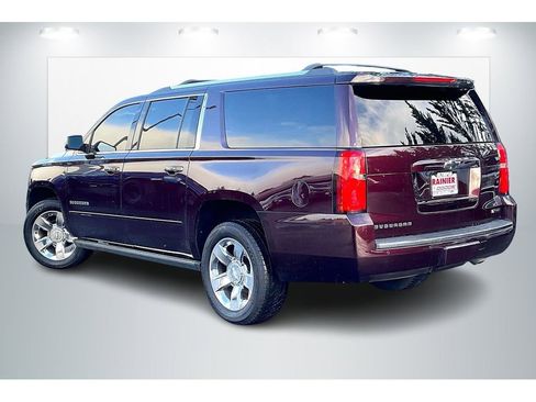 Used 2017 Chevrolet Suburban Premier image 12