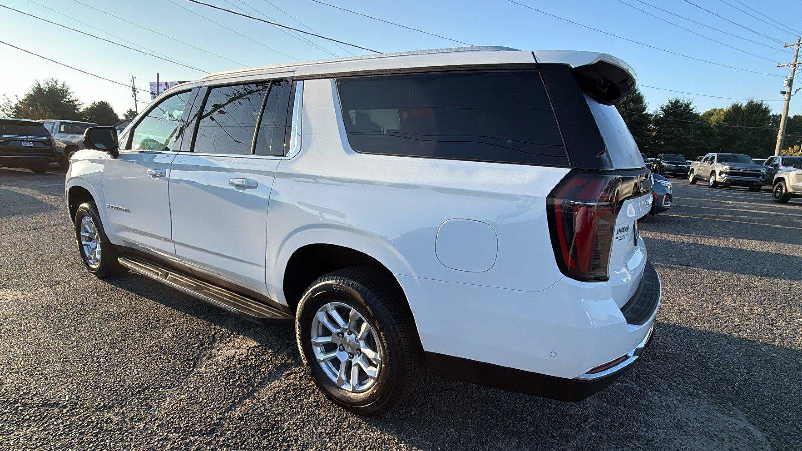 New 2026 Chevrolet Suburban LS RWD image 7