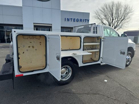 Used 2016 RAM 3500 Tradesman w/ Power Accessory Group image 11