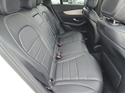 Used 2019 Mercedes-Benz GLC 300 4MATIC image 17