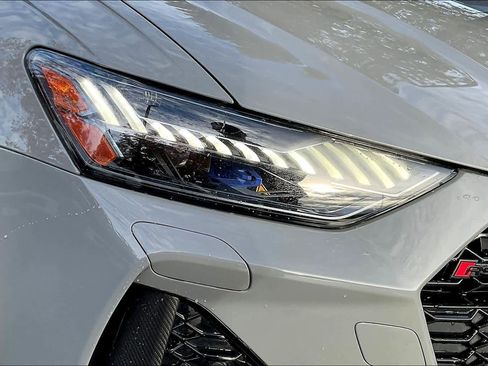 Used 2024 Audi RS 6 performance image 31