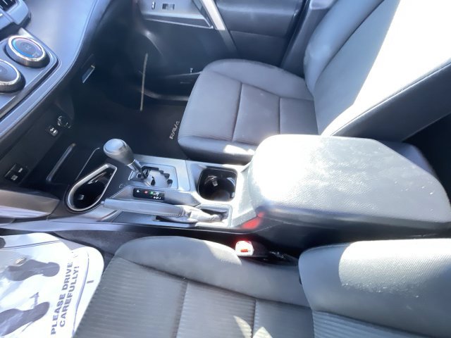 Used 2017 Toyota RAV4 LE FWD image 13