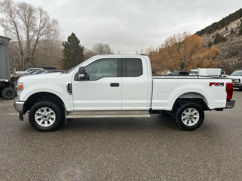 Used 2021 Ford F350 XLT w/ Camper Package image 2