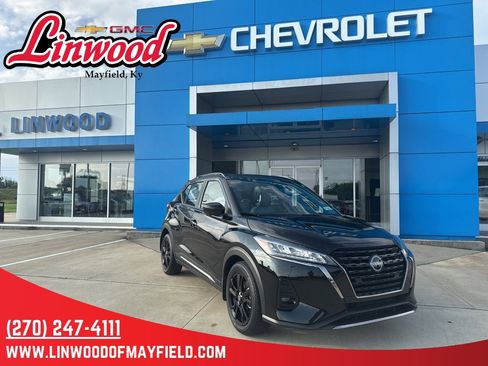 Used 2024 Nissan Kicks SR w/ SR Premium Package image 9