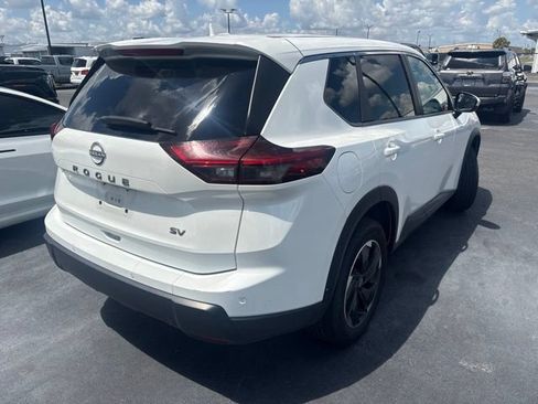 Used 2024 Nissan Rogue SV FWD image 6