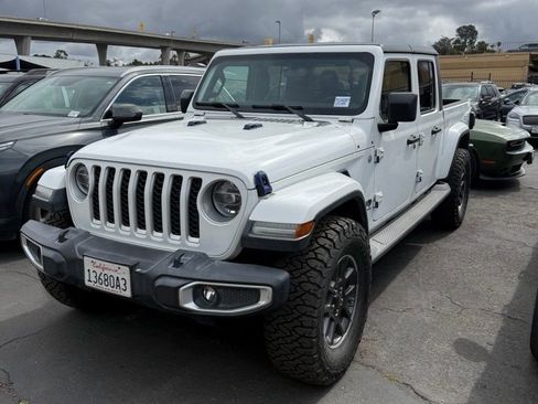Used 2020 Jeep Gladiator Overland AWD/4WD image 1