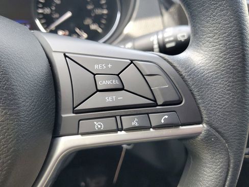 Used 2018 Nissan Rogue S image 30