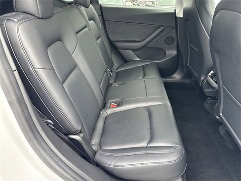 Used 2020 Tesla Model Y Long Range image 15