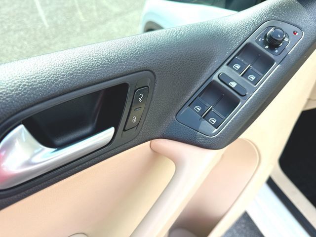 Used 2017 Volkswagen Tiguan S FWD image 22