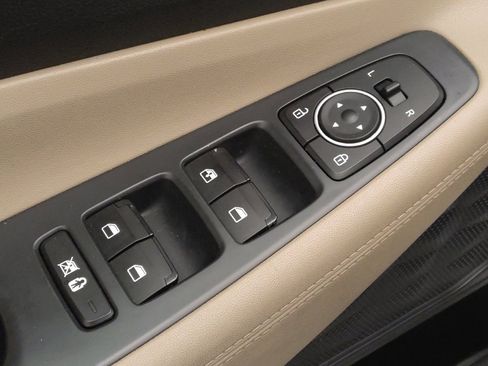 Used 2019 Hyundai Santa Fe SE image 27