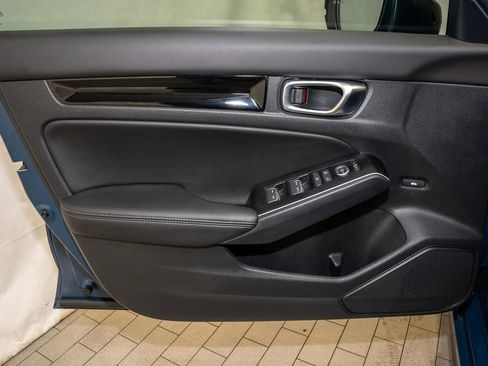 Used 2025 Honda Civic Sport image 11