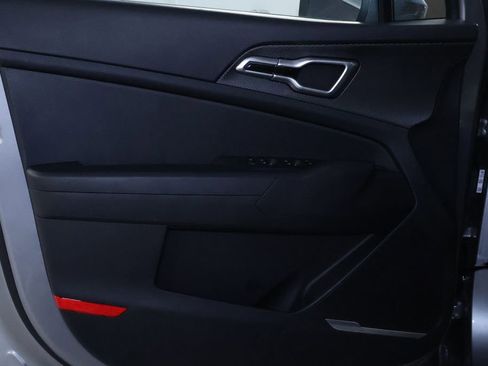 Used 2024 Kia Sportage LX image 12