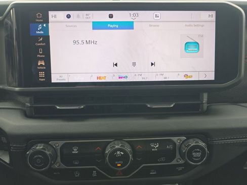 Used 2025 Jeep Wrangler Unlimited Rubicon image 28