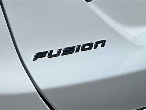 Used 2017 Ford Fusion SE w/ Equipment Group 201A FWD image 31