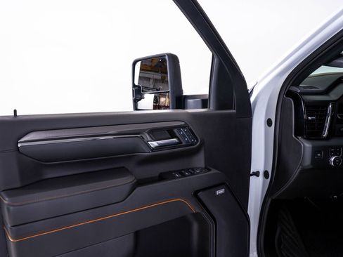 Used 2024 GMC Sierra 2500 AT4 w/ AT4 Premium Plus Package AWD/4WD image 14