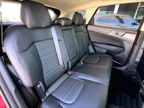 Used 2025 Kia Sportage SX Prestige image 17