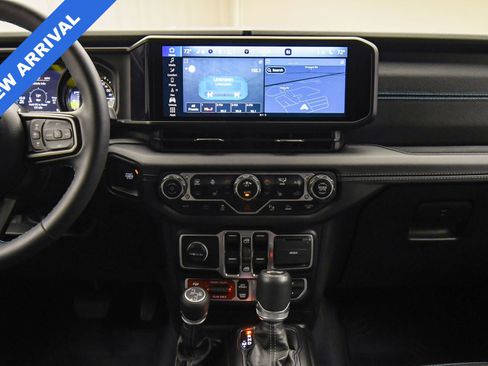 Used 2024 Jeep Wrangler Unlimited Rubicon 4xe image 36