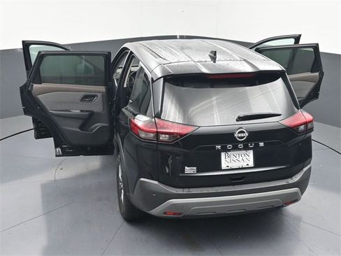 Used 2023 Nissan Rogue S image 44