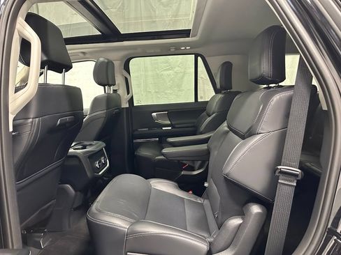 Used 2025 Ford Expedition Platinum AWD/4WD image 42