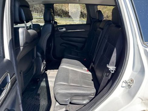 Used 2013 Jeep Grand Cherokee Laredo image 15
