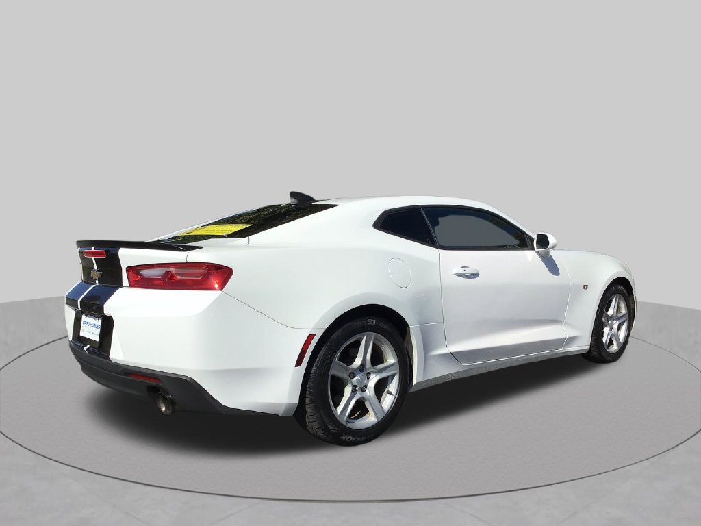 Used 2016 Chevrolet Camaro LT RWD image 7