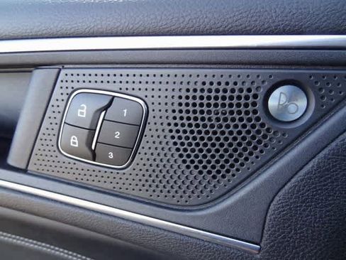 Used 2020 Ford Edge Titanium image 17