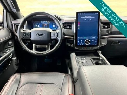 Used 2024 Ford Expedition Limited AWD/4WD image 2