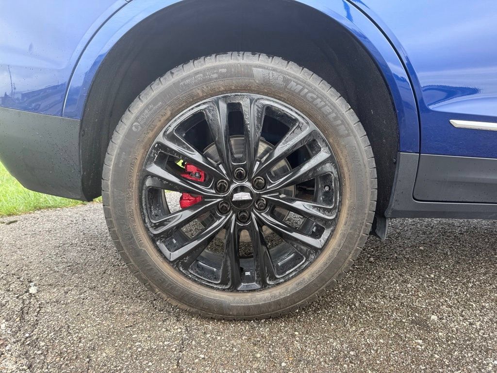 Certified 2024 Cadillac XT5 Sportv w/ LPO, Floor Liner Package AWD/4WD image 13