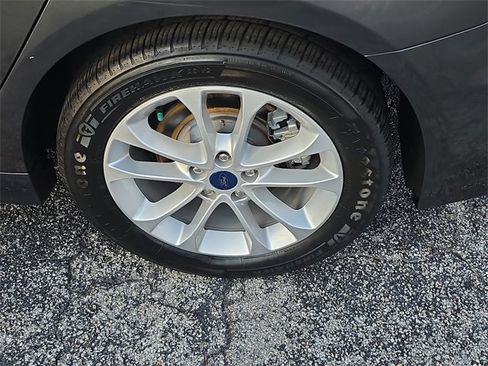 Used 2020 Ford Fusion SE image 5