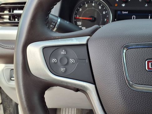 Used 2020 GMC Acadia SLE w/ Driver Convenience Package FWD image 32
