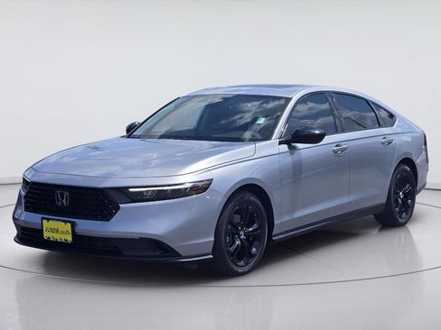 Used 2025 Honda Accord SE image 1