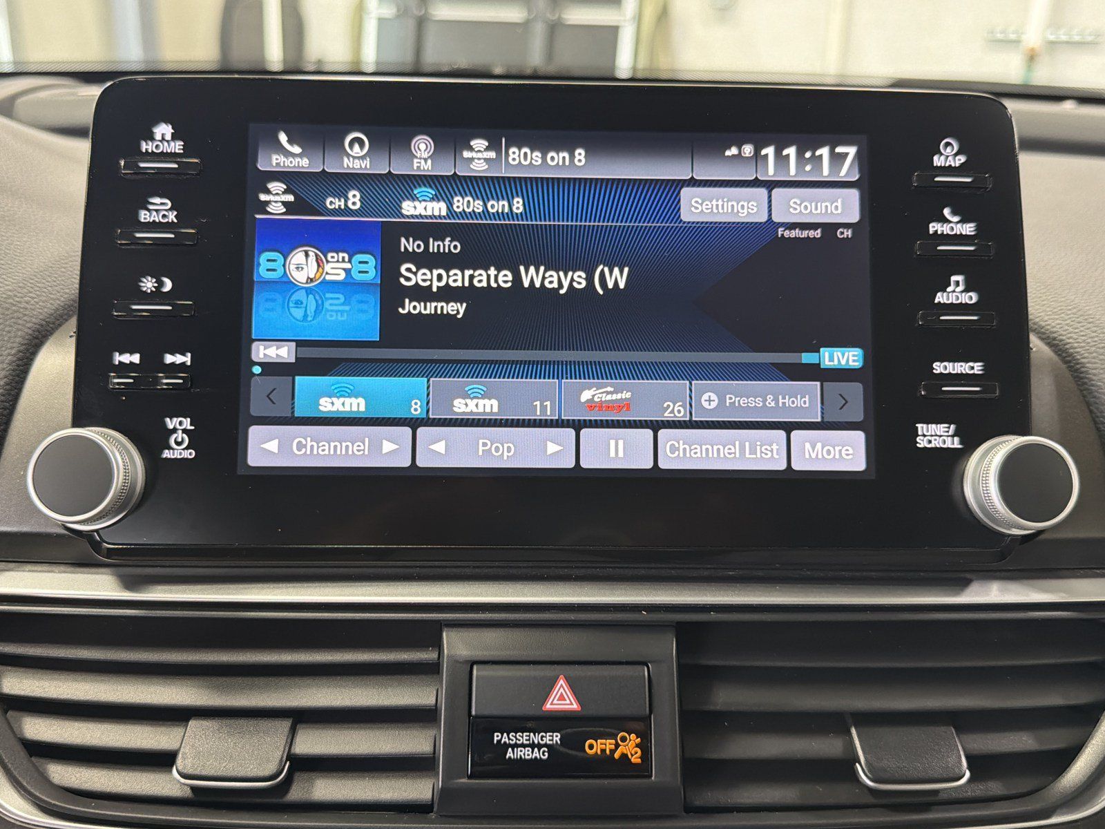 Used 2018 Honda Accord Touring image 21