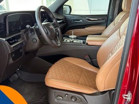 Used 2023 Cadillac Escalade Premium Luxury w/ LPO, Radiant Package AWD/4WD image 12