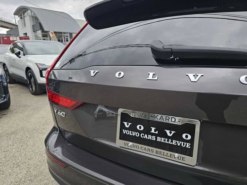 Certified 2025 Volvo V60 B5 Cross Country Plus image 15