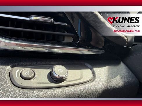 Used 2025 Buick Envista Sport Touring w/ Convenience I Package FWD image 9