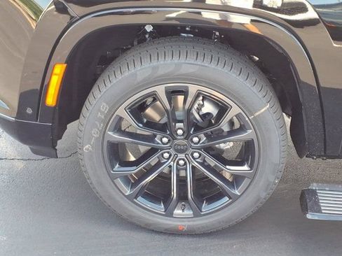 New 2026 Jeep Grand Wagoneer Summit AWD/4WD image 22