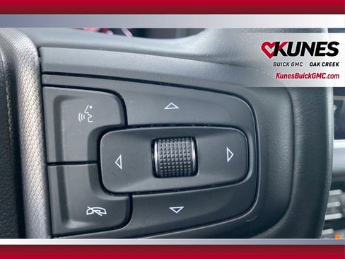 Used 2023 GMC Yukon Denali image 13