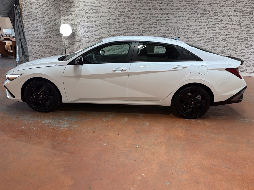 Certified 2026 Hyundai Elantra Sport FWD image 4