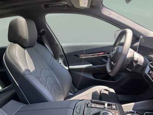 New 2026 BMW i5 eDrive40 RWD image 25