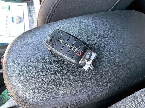 Used 2014 Kia Soul ! w/ Sun & Sound Package FWD image 33