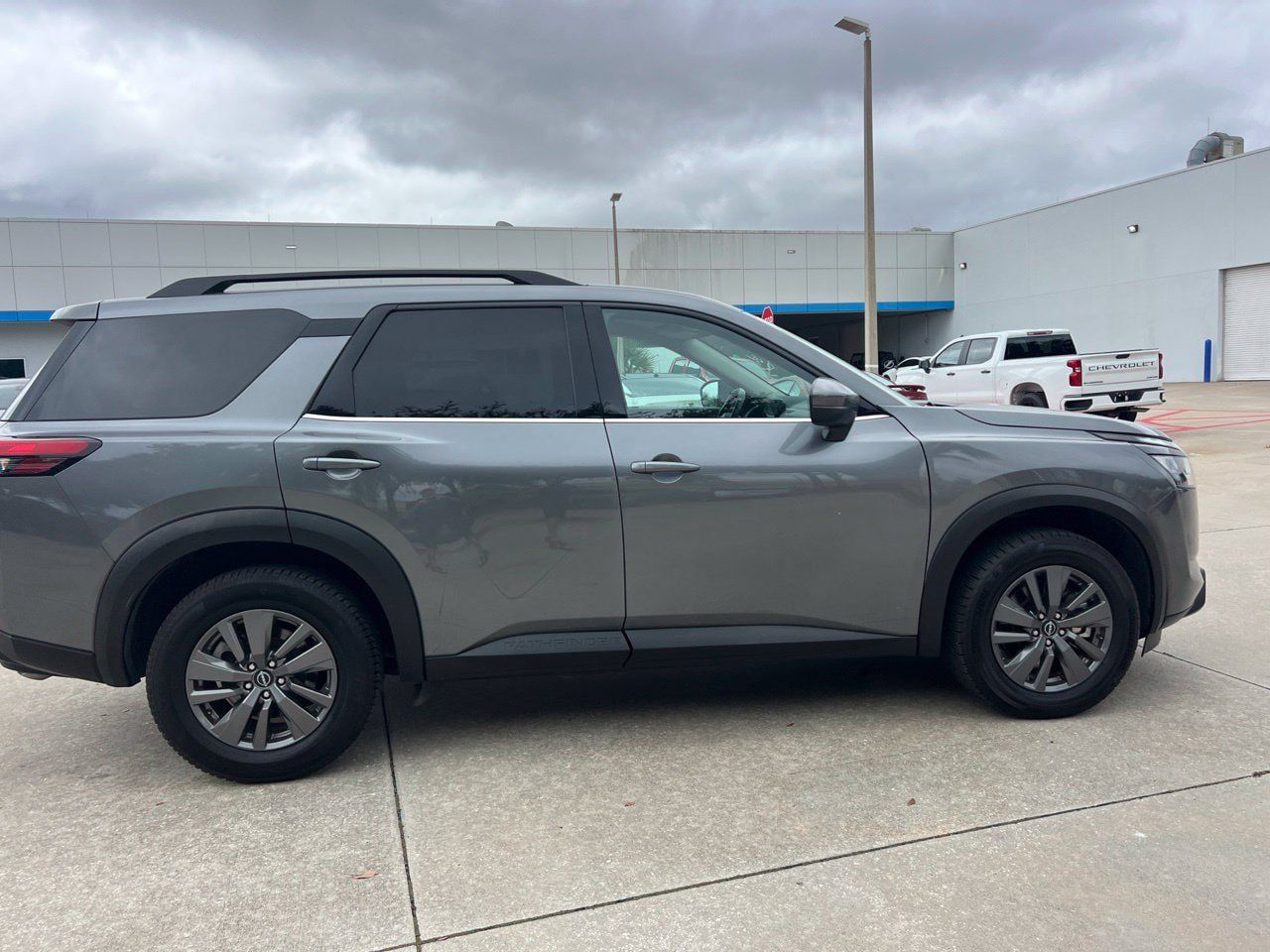 Used 2024 Nissan Pathfinder SV w/ Cargo Package FWD image 9