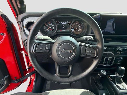 Used 2025 Jeep Gladiator Sport AWD/4WD image 36