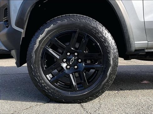 Used 2023 Chevrolet Colorado Trail Boss AWD/4WD image 7