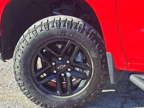 Used 2020 Chevrolet Silverado 1500 Custom Trail Boss w/ Custom Convenience Package image 10