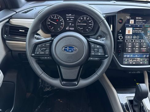 Used 2025 Subaru Forester Premium AWD/4WD image 19