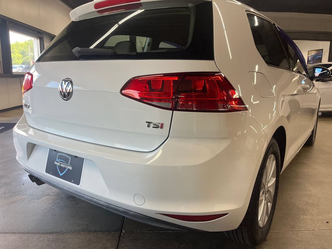 Used 2015 Volkswagen Golf S FWD image 12