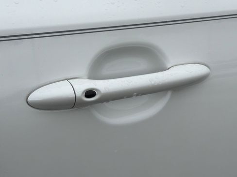 Used 2021 Kia Sedona LX image 34